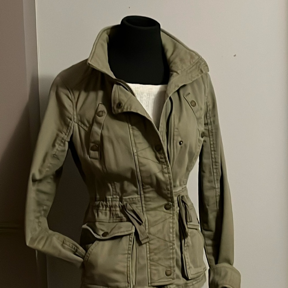 utility jacket. light weight jacket for all seasons!